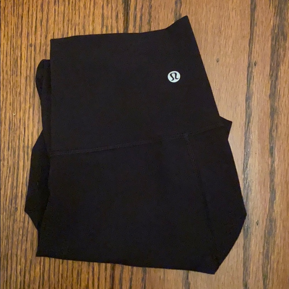 Black lululemon leggings
